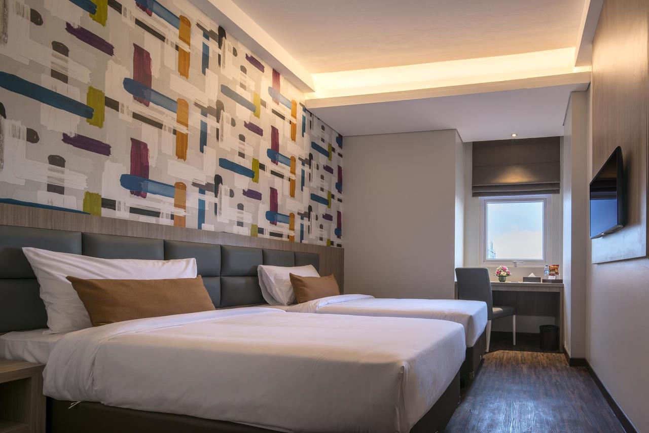 Hotel 88 Itc Fatmawati Jakarta By Wh Exterior foto