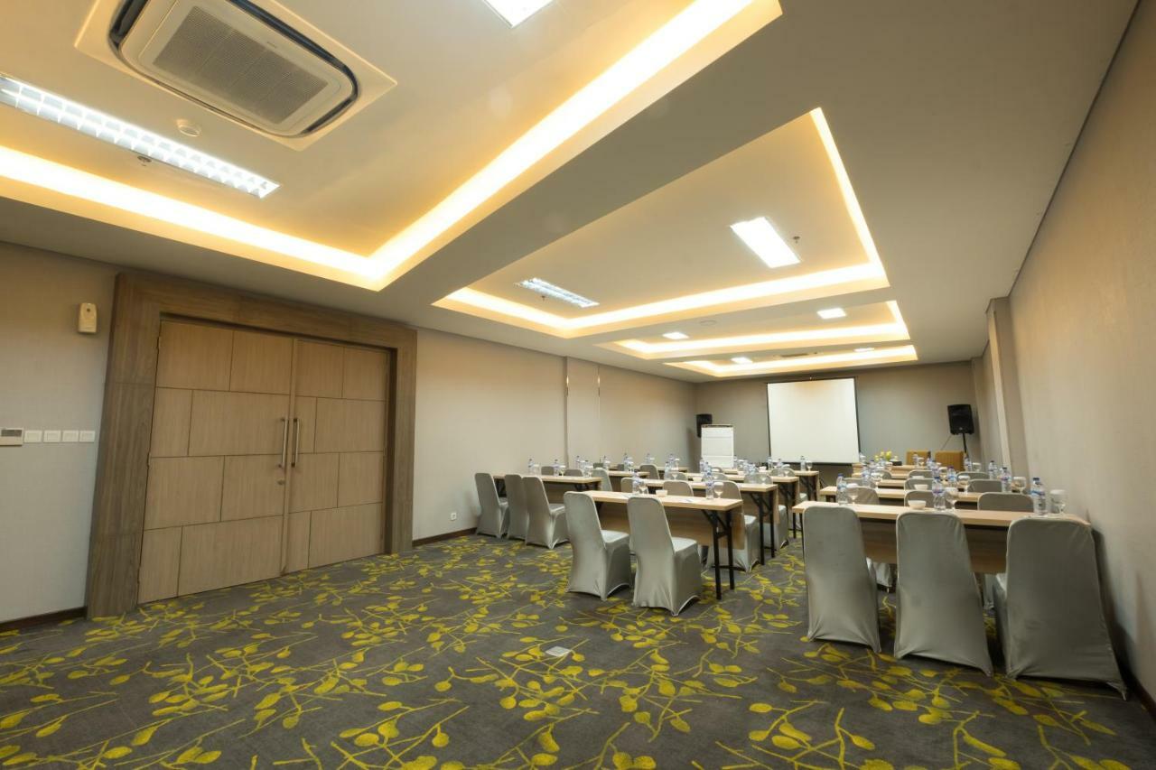 Hotel 88 Itc Fatmawati Jakarta By Wh Exterior foto